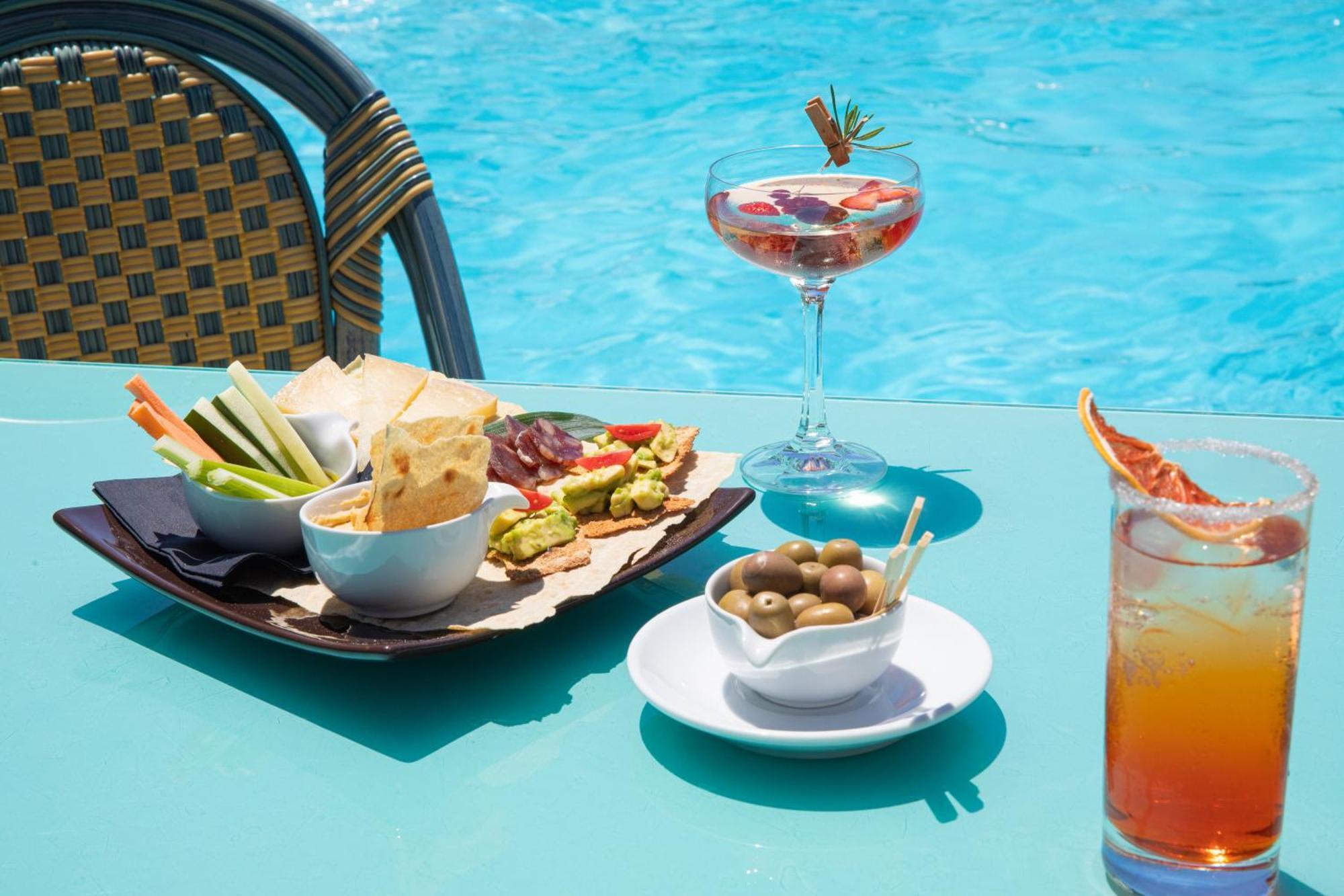 Cormoran Hotel 4*